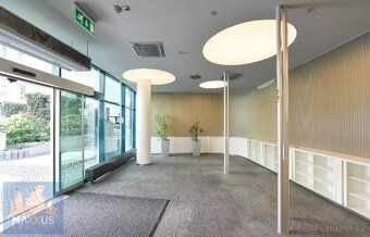 No agency fee! We offer for long-term rent commercial premises with own entrance from arcade.