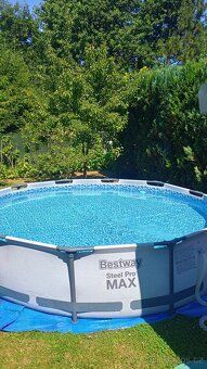 Chata 17 m. kumbal na nářadí 7 m. Toaleta.pergola 10 m...vše