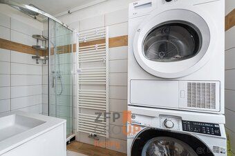 Ev.č. 00539 Nabízíme k prodeji byt o dispozici 3+kk a podlah