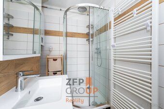 Ev.č. 00539 Nabízíme k prodeji byt o dispozici 3+kk a podlah