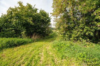 I am exclusively offering for sale a flat plot of land with a total area of 
