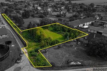 I am exclusively offering for sale a flat plot of land with a total area of 