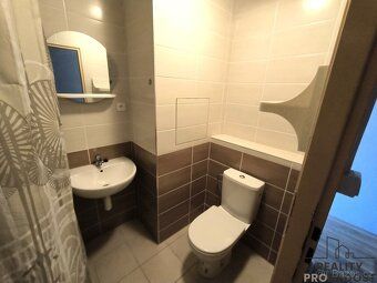 We offer exclusively for rent an apartment 2+1 in a seniors' home.