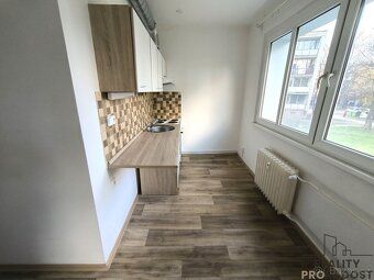 We offer exclusively for rent an apartment 2+1 in a seniors' home.