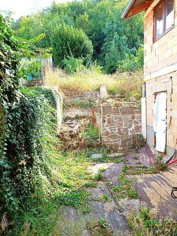 We offer for sale a spacious and very interestingly arranged terraced family house of size 4 +…