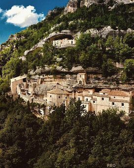 Would you like to live in a place where you feel at home and fully enjoy true Italian atmosphere?