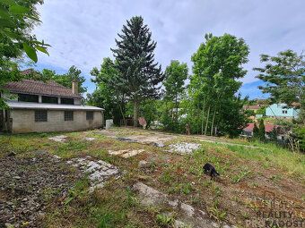 In exclusive representation of the owner we offer for sale a family house with two cadastral…