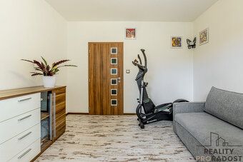 Nabízíme k prodeji prostorný byt 3 + 1 ve vyhledávané lokali