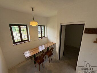 We offer for sale a wine cellar located in a quiet part of the village