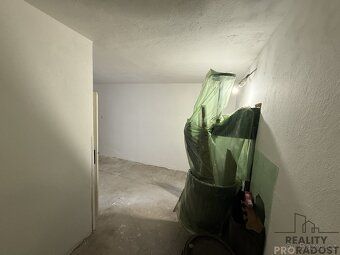 We offer for sale a wine cellar located in a quiet part of the village