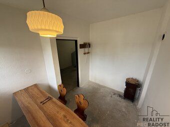 We offer for sale a wine cellar located in a quiet part of the village
