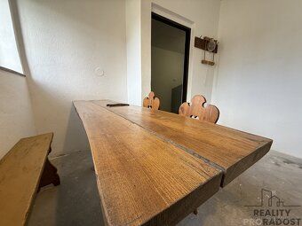 We offer for sale a wine cellar located in a quiet part of the village