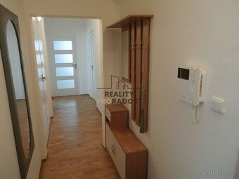 We offer for rent an apartment 3+1 in a renovated prefabricated house