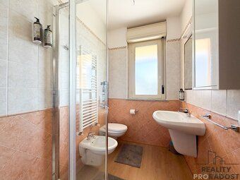 Unique opportunity with sea view just steps away