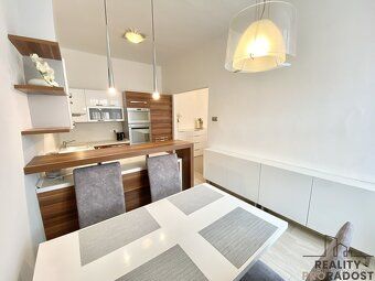 We offer for rent a very nice, brick apartment with loggia in 