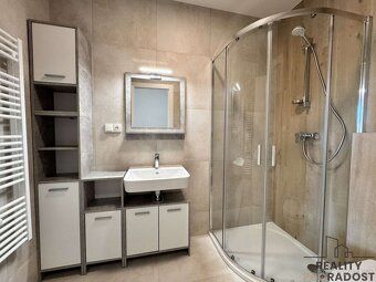 Nabízíme k pronájmu moderní byt o podlahové ploše 31,45 m², 