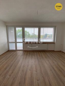 We offer for rent a spacious, sunny apartment of internal layout 2+1 living area 50m2.