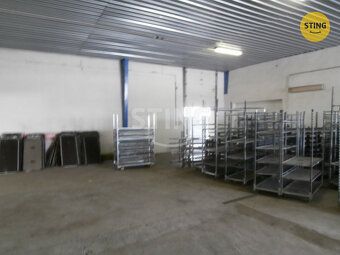 We offer for rent a set of 2 spaces that can be used for storage, light manufacturing, or service services.