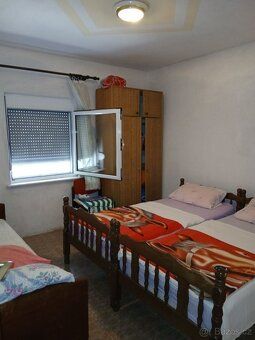 We offer for sale a family house in a popular seaside location