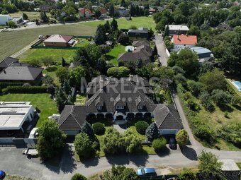 Nabízíme k prodeji reprezentativní vilu v prestižní lokalitě
