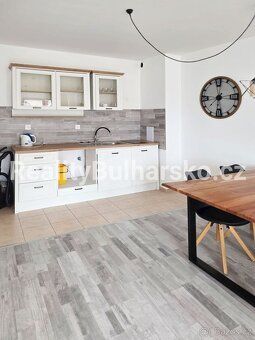 Aheloy, Bulgaria We offer for sale a very nicely furnished apartment 2+kk of total area 64 sqm…