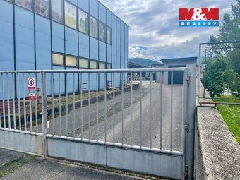 We offer for rent new garage/warehouse right in the center of town K