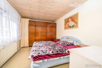 Prodej prostorného rodinného domu (206 m²) s uzavřeným dvore