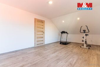 We exclusively offer an exceptional family house with 7+1 bedrooms in 
