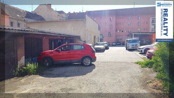 Ev.č. 07176 Pronájem větší řadové garáže pro osobní automobi