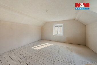 Nabízíme k prodeji prostorný rodinný dům ve fázi výstavby v 
