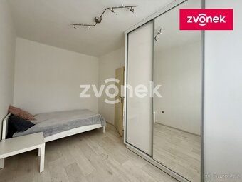 Ev.č. ZL04675 Nabízíme k pronájmu prostorný zděný byt 3+1 v 