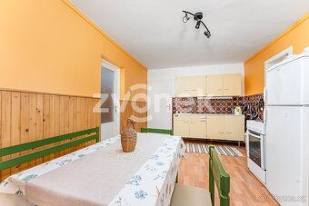 Ev.č. 728131 Nabízíme k prodeji výjimečný dům na konci osady