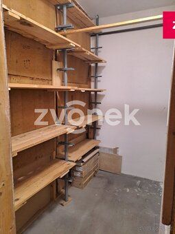 Ev.č. 726201 K pronájmu je nabízen prostorný byt 3+1 o velik