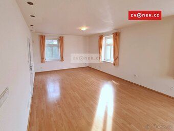 Ev.č. ZL02657 Nabízíme dlouhodobý pronájem rodinného domu (o