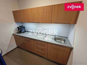 Ev.č. UH00771 Nabízíme exkluzivně do pronájmu komerční kance