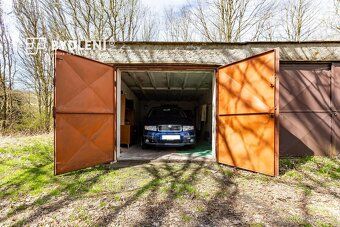 Under exclusive representation of the owner, I offer for sale a garage