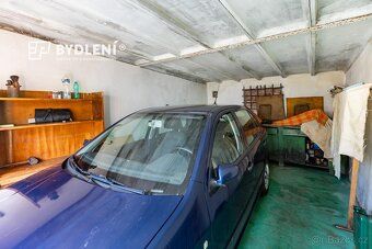 Under exclusive representation of the owner, I offer for sale a garage