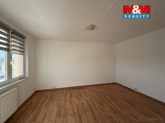 We offer for rent a bright apartment on the fourth floor in a quiet location