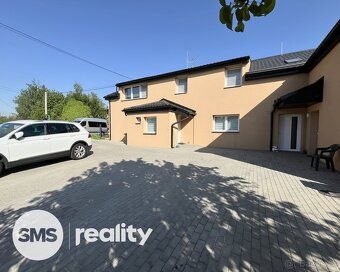 Nabízíme k pronájmu slunný a prostorný byt 3+kk o velikosti 