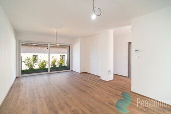 REALDOMUS exclusively mediates the sale of modern apartment unit