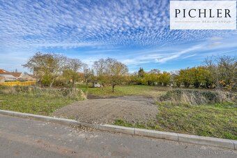 I would like to offer you a building plot in a desirable and quiet location