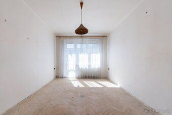 I am offering for sale a cooperative apartment of 3+1 layout with balcony