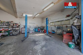 We offer for sale a commercial complex of total area 1845 sqm in