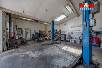 We offer for sale a commercial complex of total area 1845 sqm in