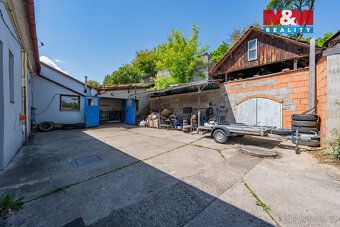 We offer for sale a commercial complex of total area 1845 sqm in