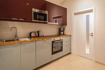 We offer for sale a fully equipped and established profitable accommodation unit