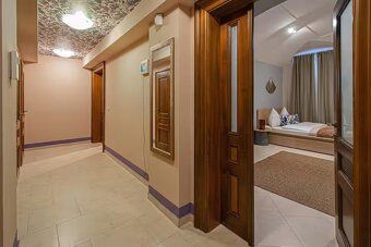 We offer for sale a fully equipped and established profitable accommodation unit