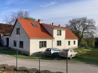 We offer for rent newly renovated attic apartment of size