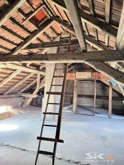 We offer exclusive sale of family house located in wider historical center of town Louny near…