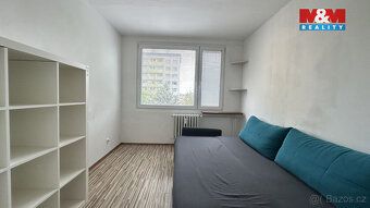 Nabízíme k pronájmu prostorný a světlý byt o dispozici 3+kk 